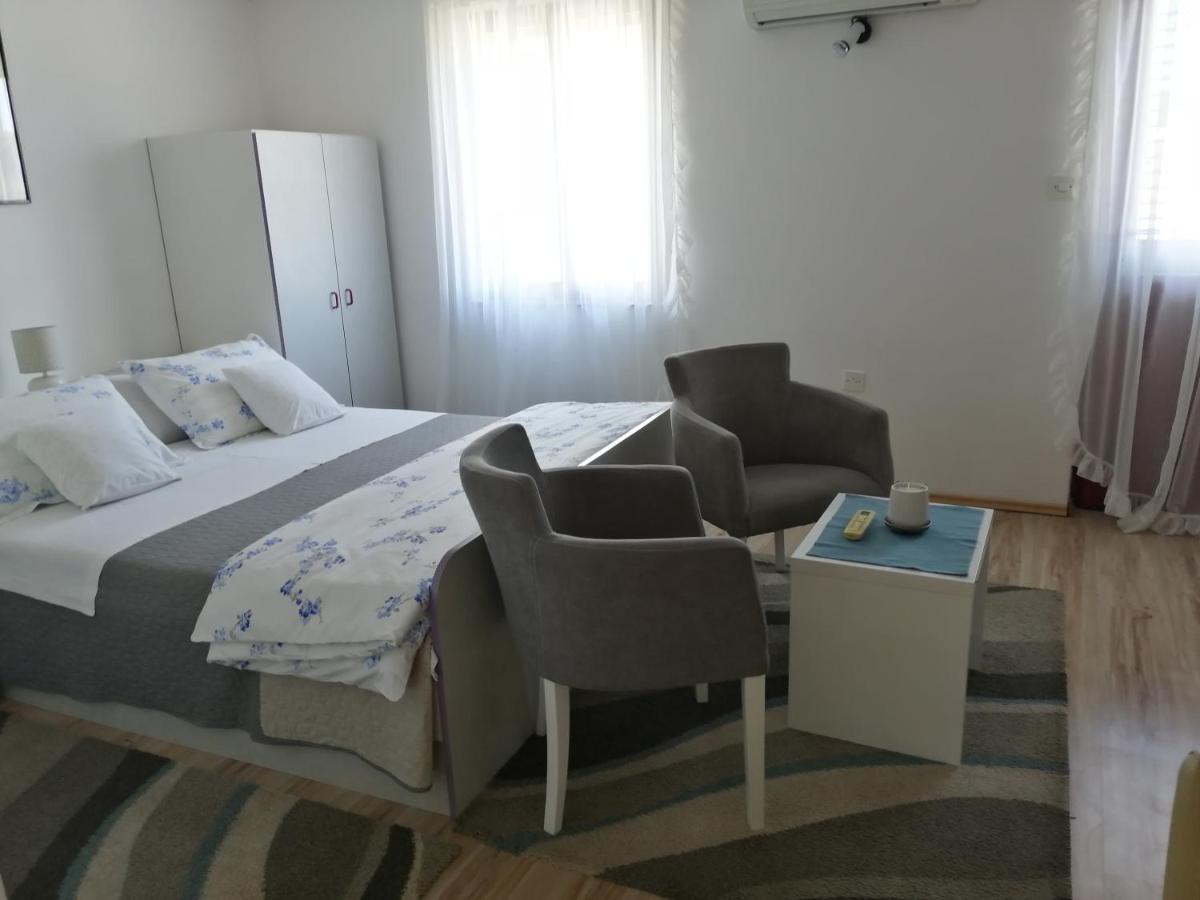 Studio Apartments Kuljis Vis Exteriér fotografie