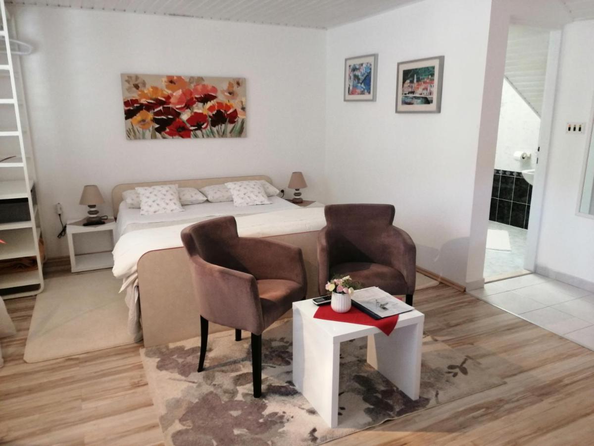 Studio Apartments Kuljis Vis Exteriér fotografie