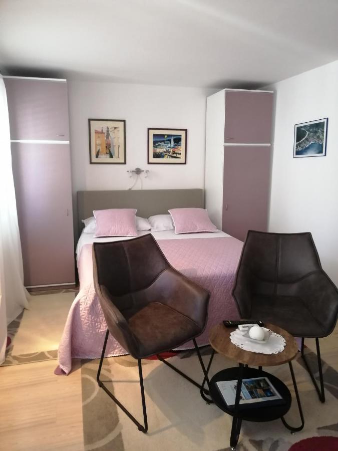 Studio Apartments Kuljis Vis Exteriér fotografie